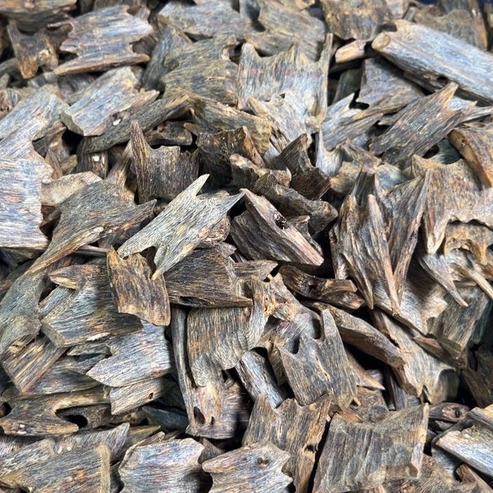 沉香摆件红土乌身30克多样性发1份