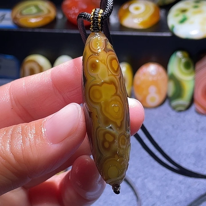 玛瑙/玉髓未镶嵌珠宝奇石