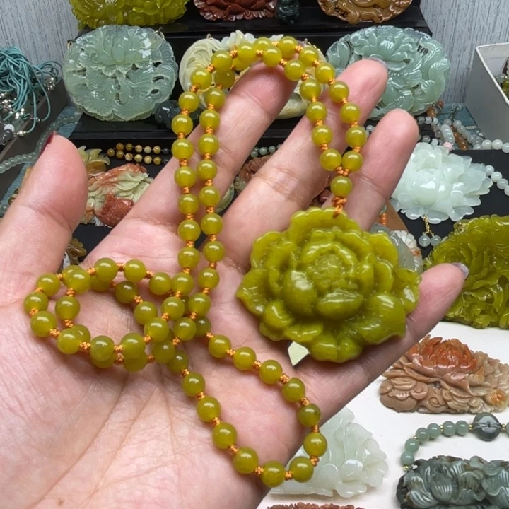 蛇纹石玉未镶嵌颈饰