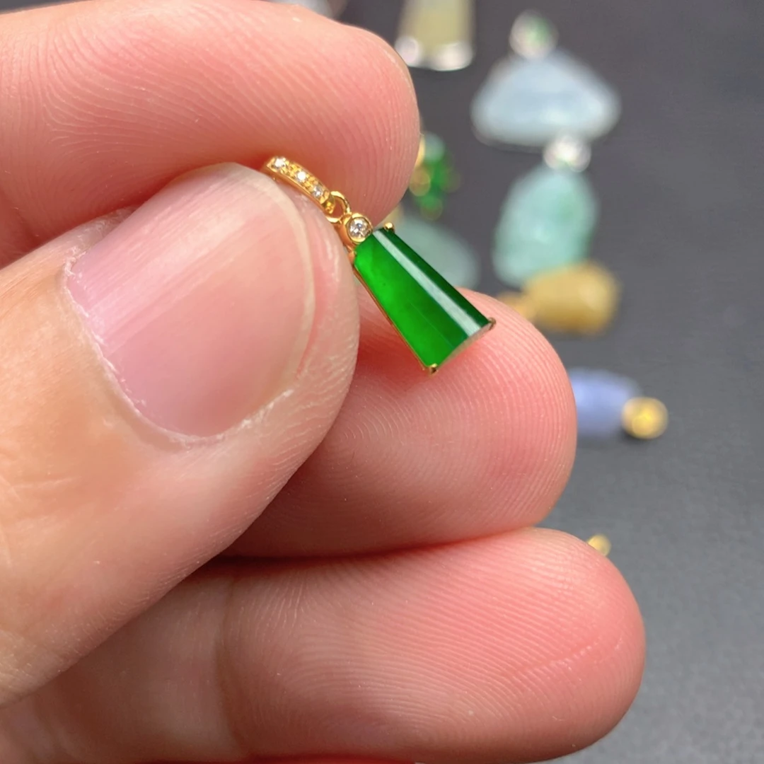 【闪购商品】翡翠18K金镶嵌颈饰翡翠