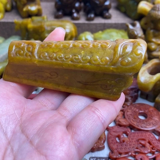蛇纹石玉未镶嵌颈饰76