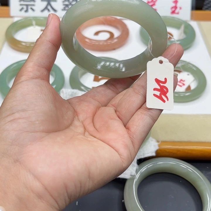 石英质玉手镯未镶嵌璐*