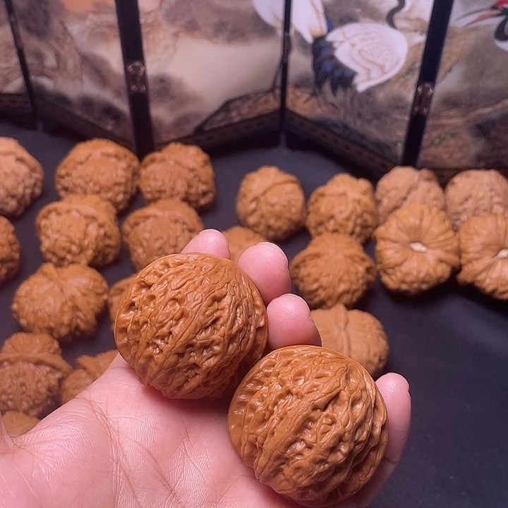 核桃38尺铁锤。