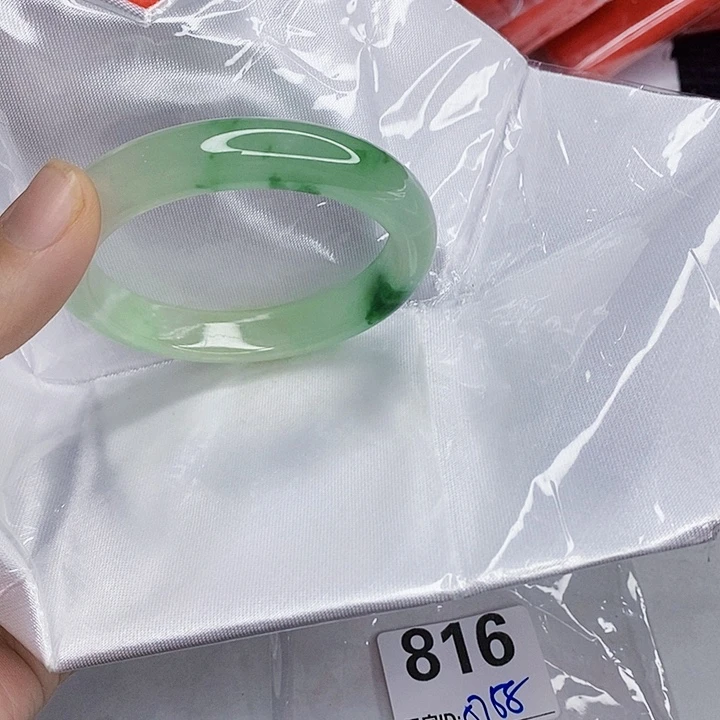 翡翠未镶嵌手镯一图一物实物为准（微瑕处理）