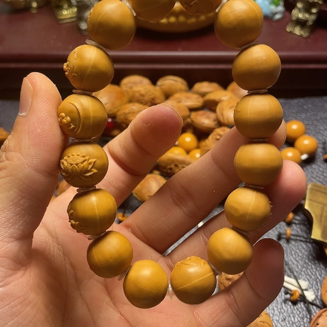 猴头核桃雕刻瑕疵莲花