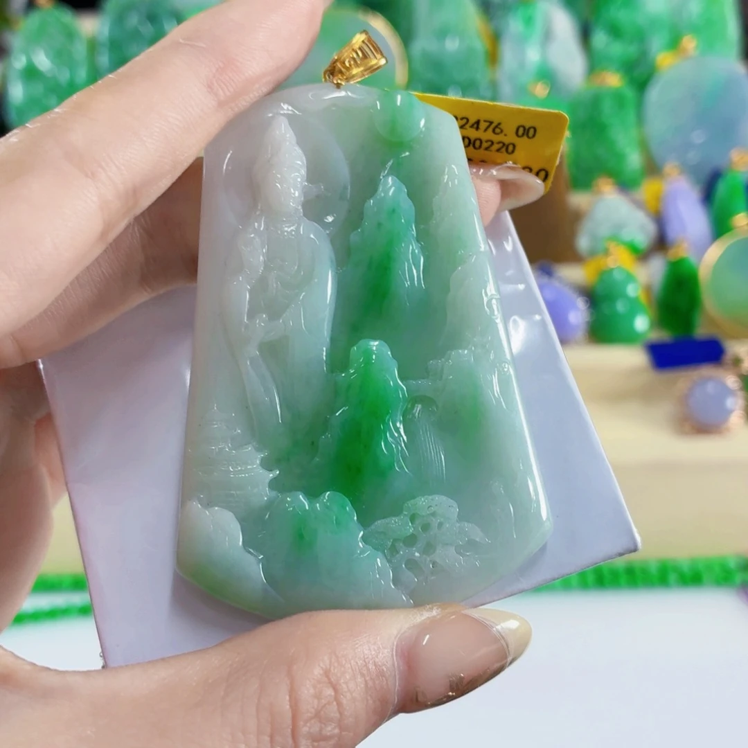 翡翠18K金镶嵌颈饰