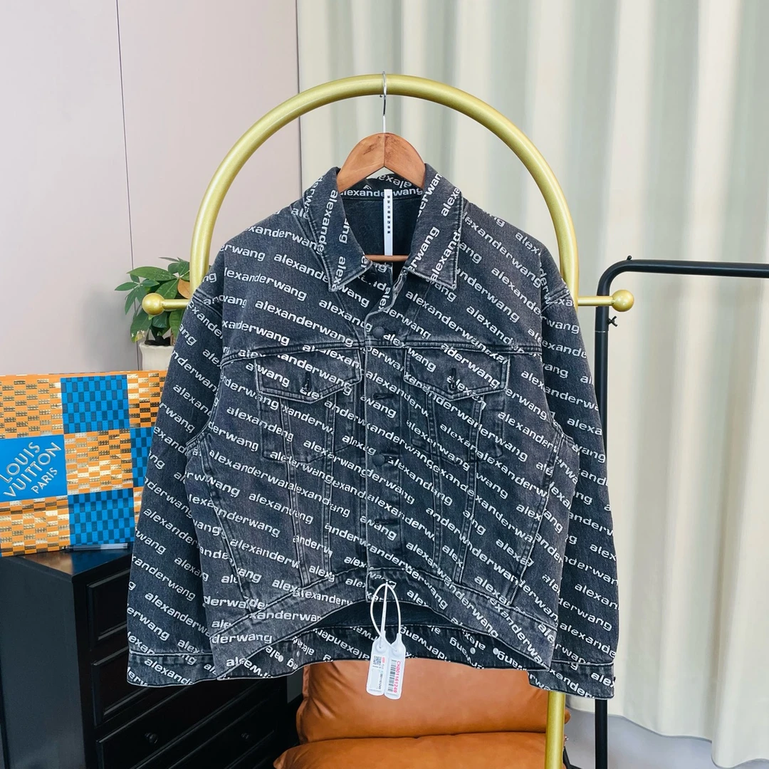 99新  Alexander wang 黑色牛仔满印夹克 M码