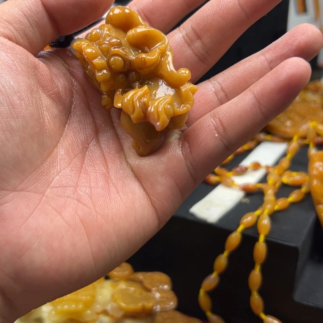 石英质玉（黄龙玉）未镶嵌多样性发货，发其一