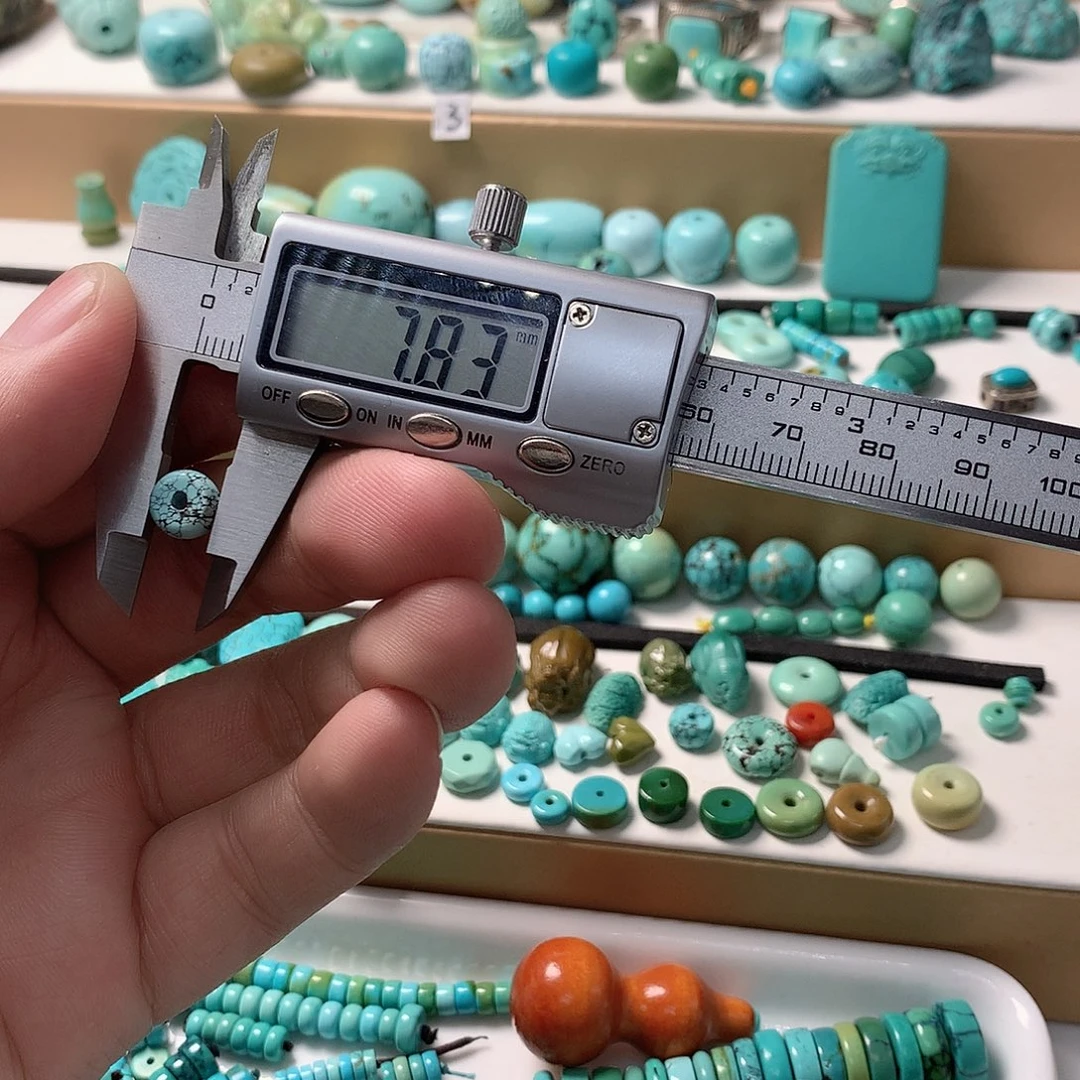 绿松石未镶嵌挂件