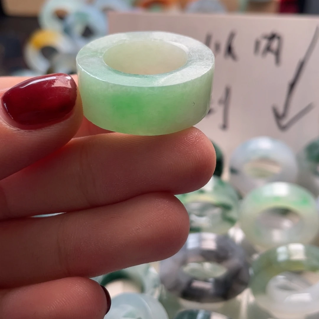 定制翡翠未镶嵌羽*戒指