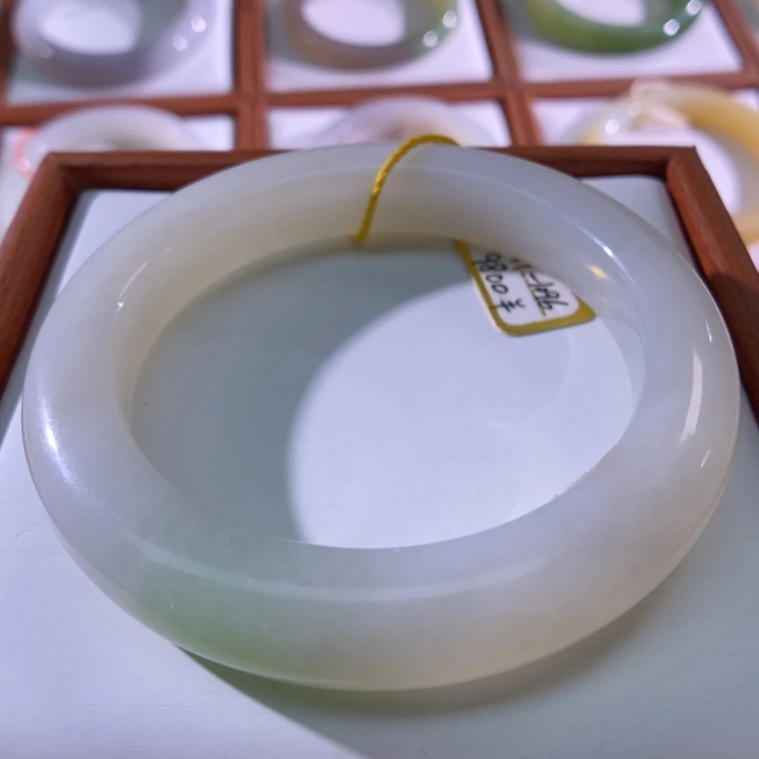 【闪购商品】未镶嵌手镯和田玉（翠青玉）