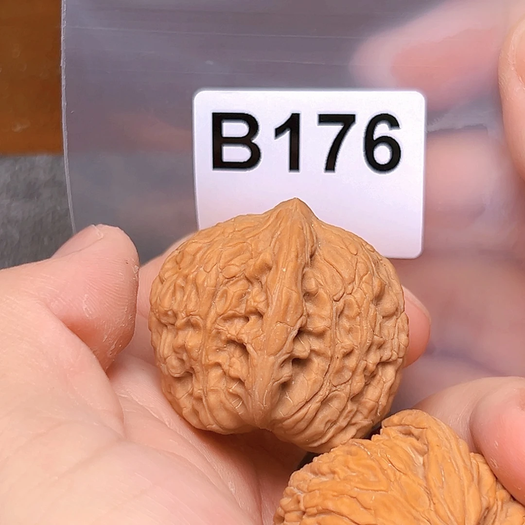 *****吊坠文玩核桃绣球