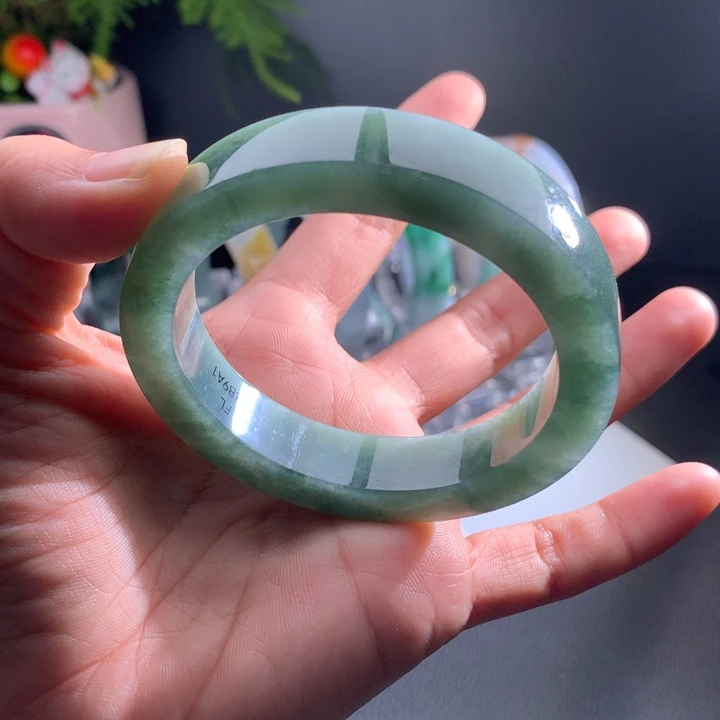 未镶嵌手镯定制翡翠