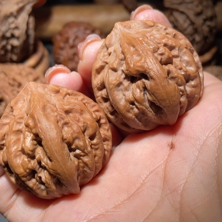 把件文玩核桃「**」东北楸子小雪102