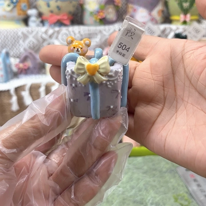 504小熊礼物盒花盆