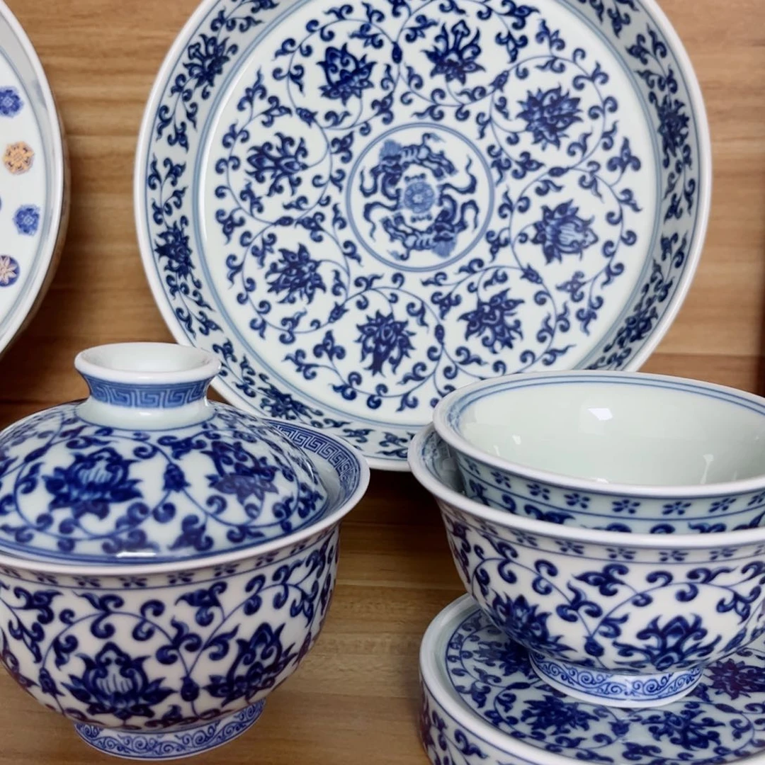 青花缠枝莲五件套