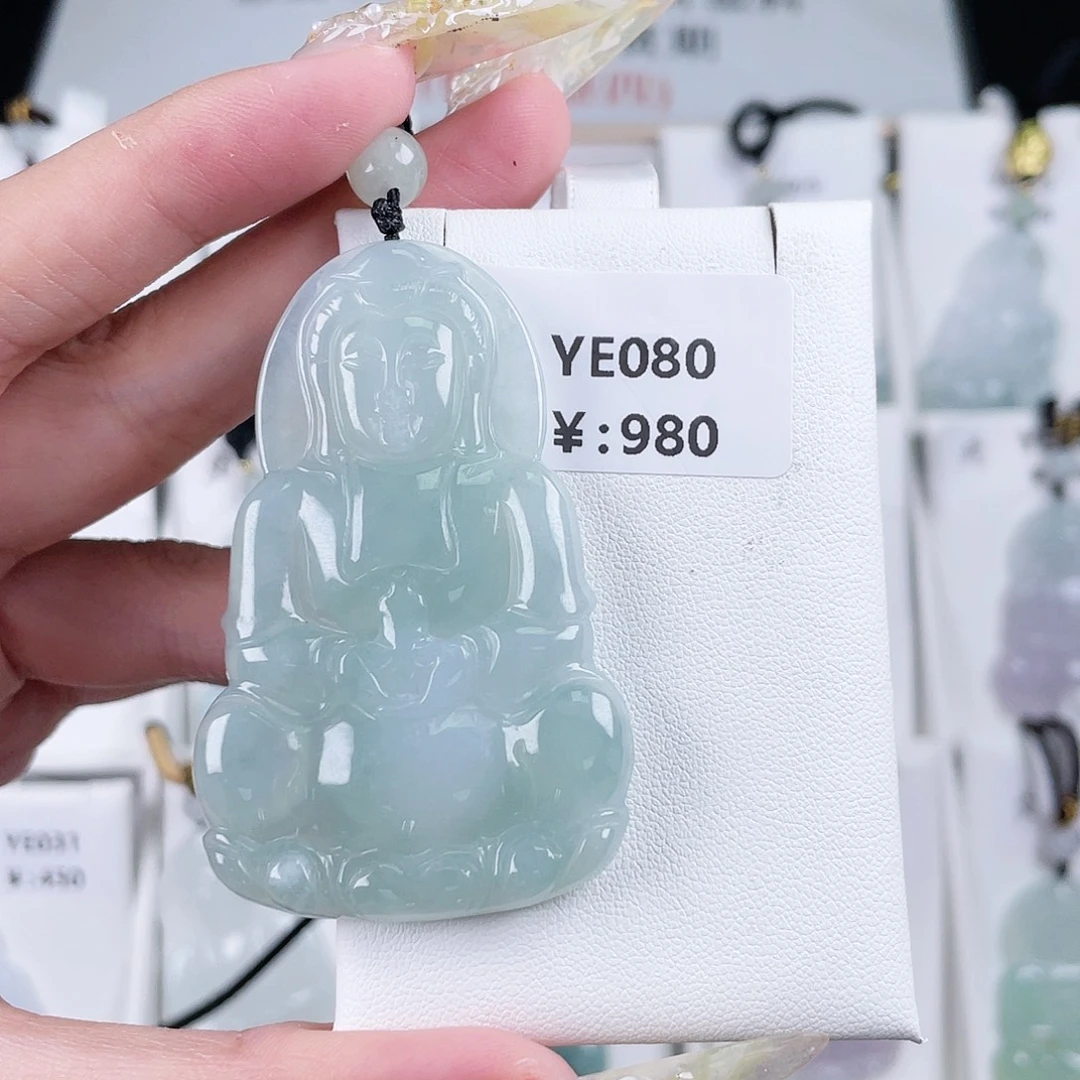 翡翠未镶嵌颈饰YE080