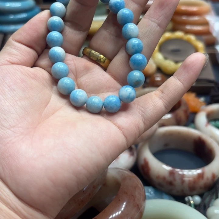 黑***妞石英岩玉合金颈饰