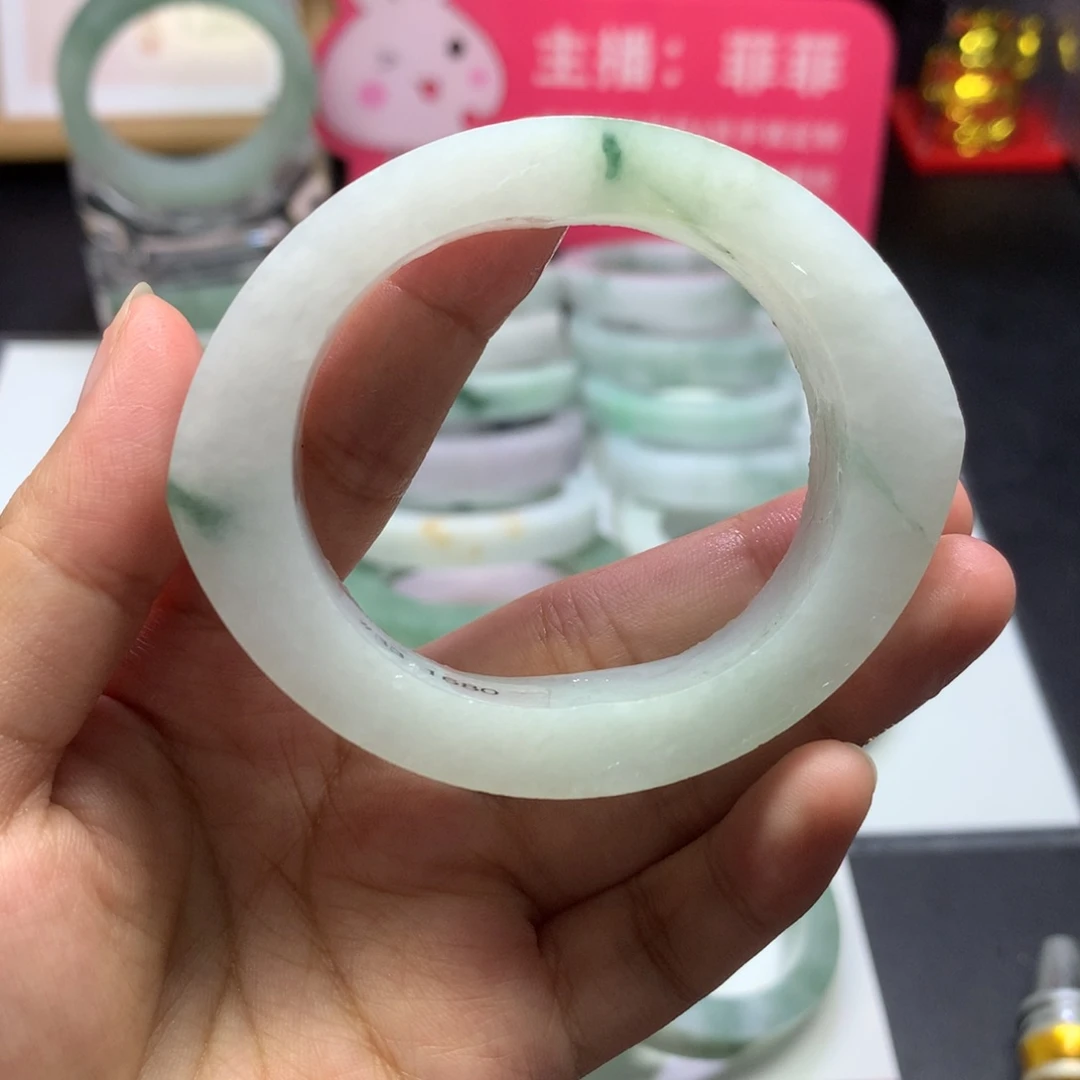 定制翡翠手镯未镶嵌贵妇