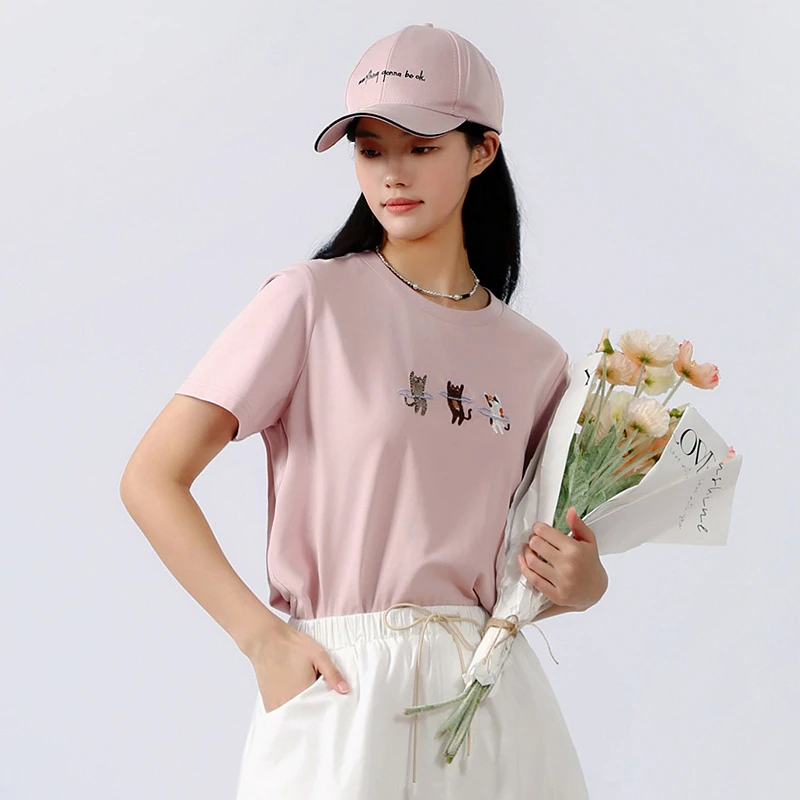 布景T恤女夏季新品胸前小猫刺绣圆领短袖上衣BW52TY0602