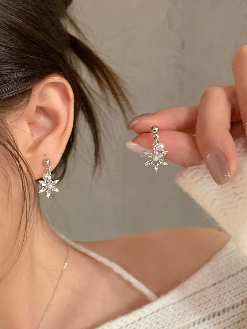 铜合金仿珍珠耳饰 雪花珠珠耳钉女新爆款精致高级感简约耳环耳饰
