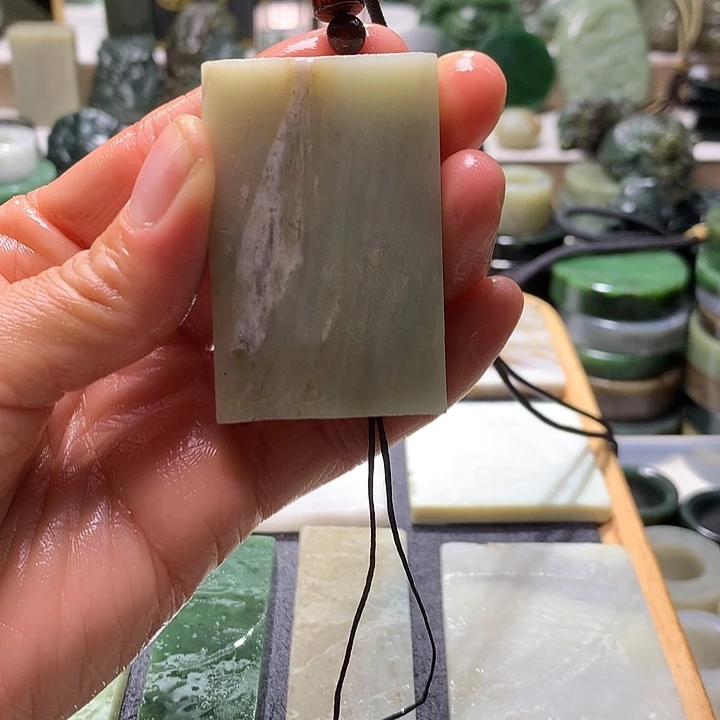 和田玉未镶嵌珠宝半成品