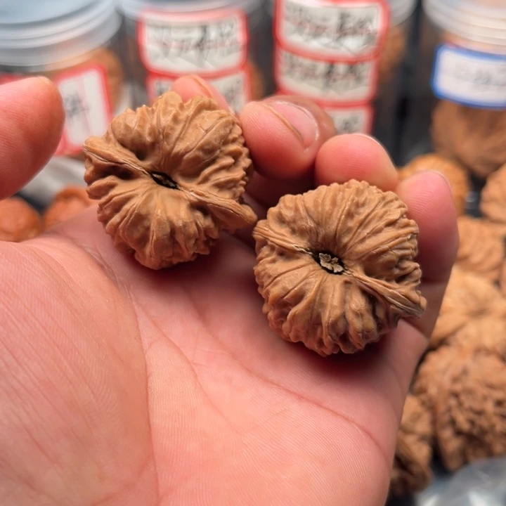 把件文玩核桃凹的39