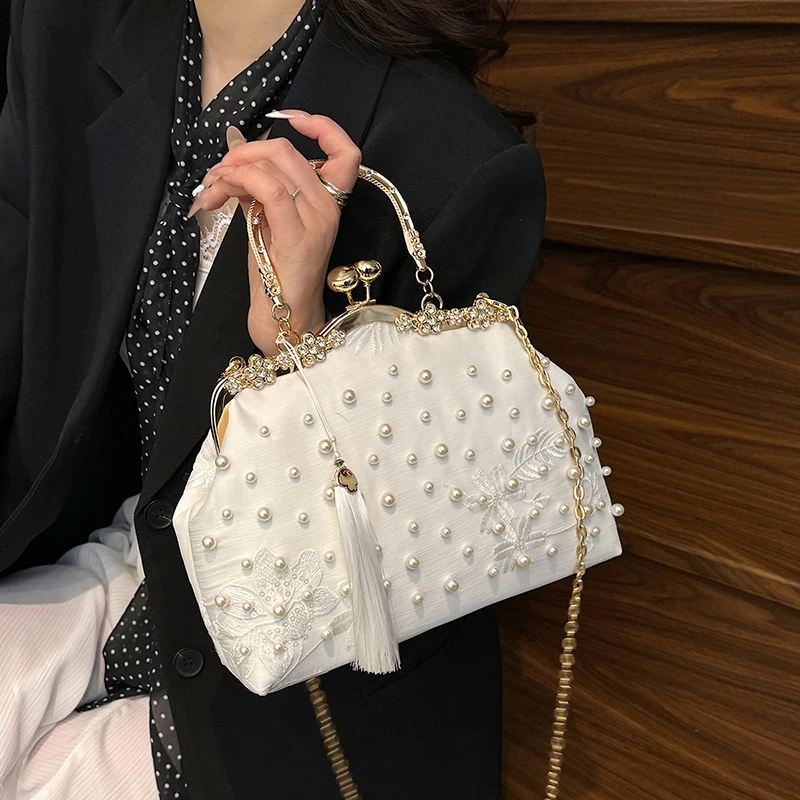 【花朵珍珠】夹扣珠子刺绣花朵贝壳包新款流苏链条单肩斜挎包