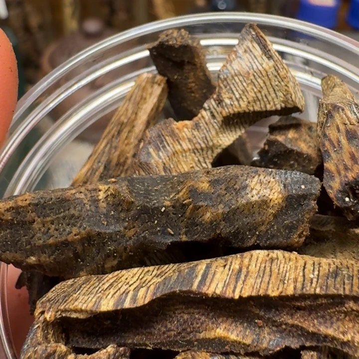 沉香碎屑沉香棋楠千里香牛肉干块料20克