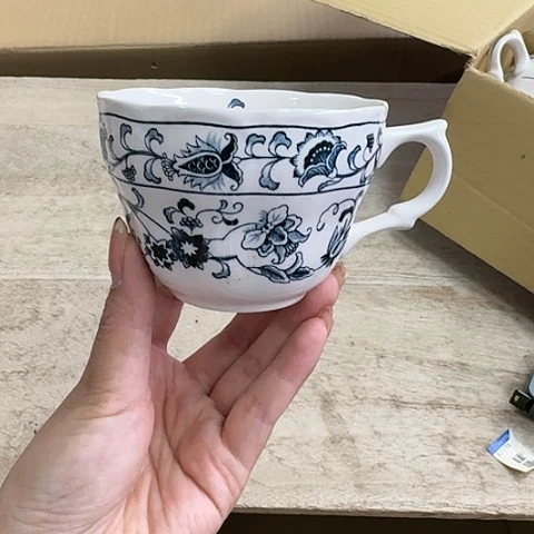 精品瓷器。