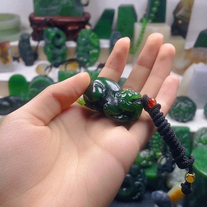 小***灯未镶嵌和田玉挂件