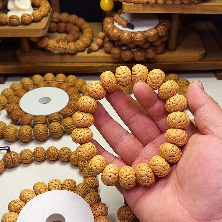 沾***温吊坠桃核山地纽扣