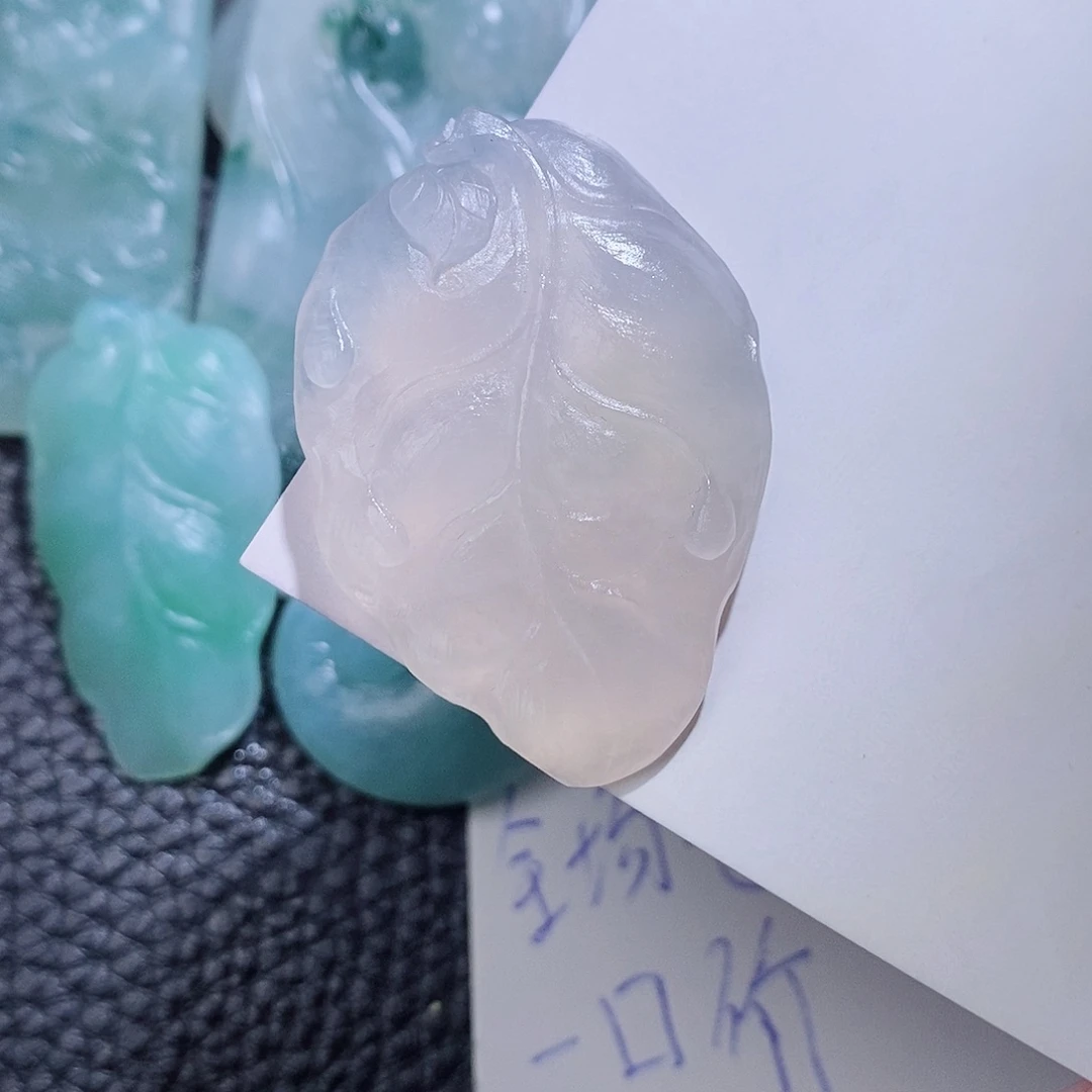 定制翡翠未镶嵌毛货后联系客服确认抛光