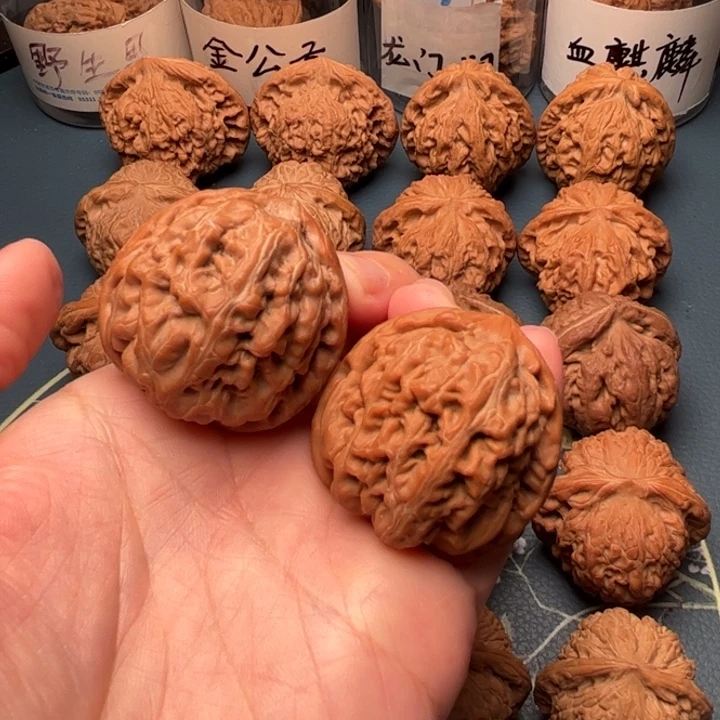 文玩核桃吊坠37全家福红锦鲤