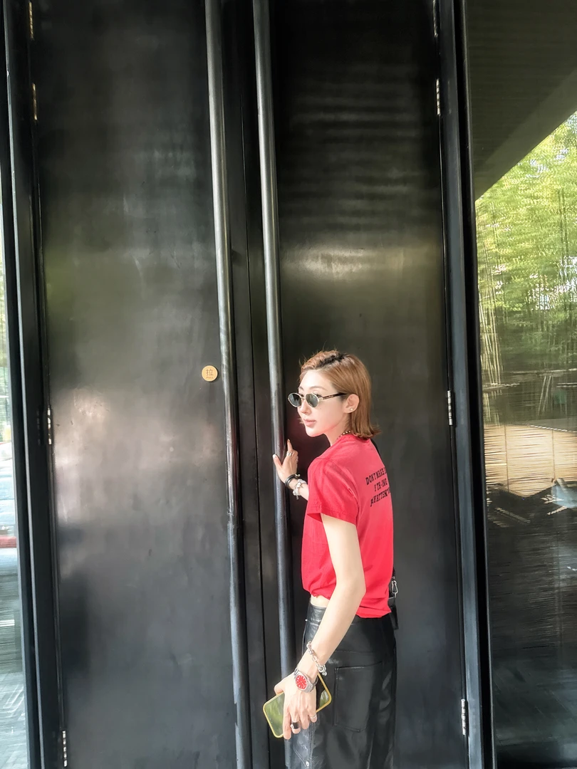 AMYLIANG｜【色阶迷雾】美式街头做旧红渐变吊染炒色字母短袖0401