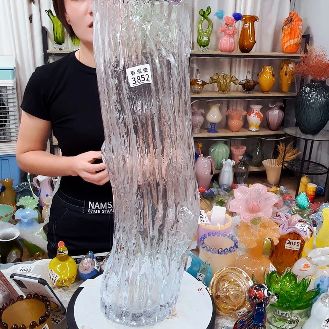 3852 家悦琉璃工艺品瑕