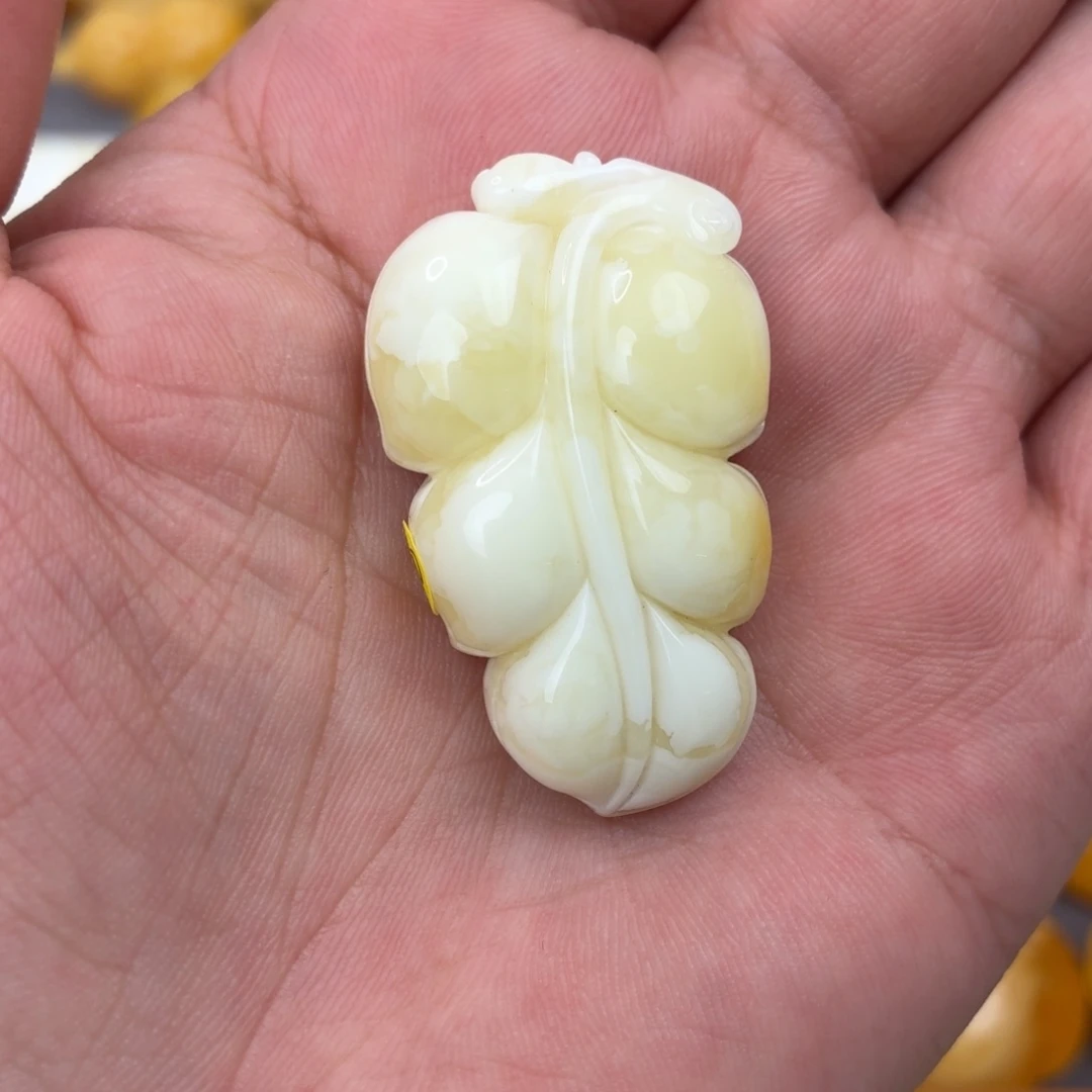 蜜蜡未镶嵌吊坠(不含链)