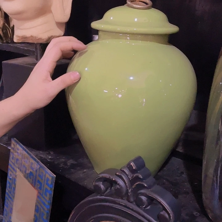 陶瓷花瓶部分（微瑕）