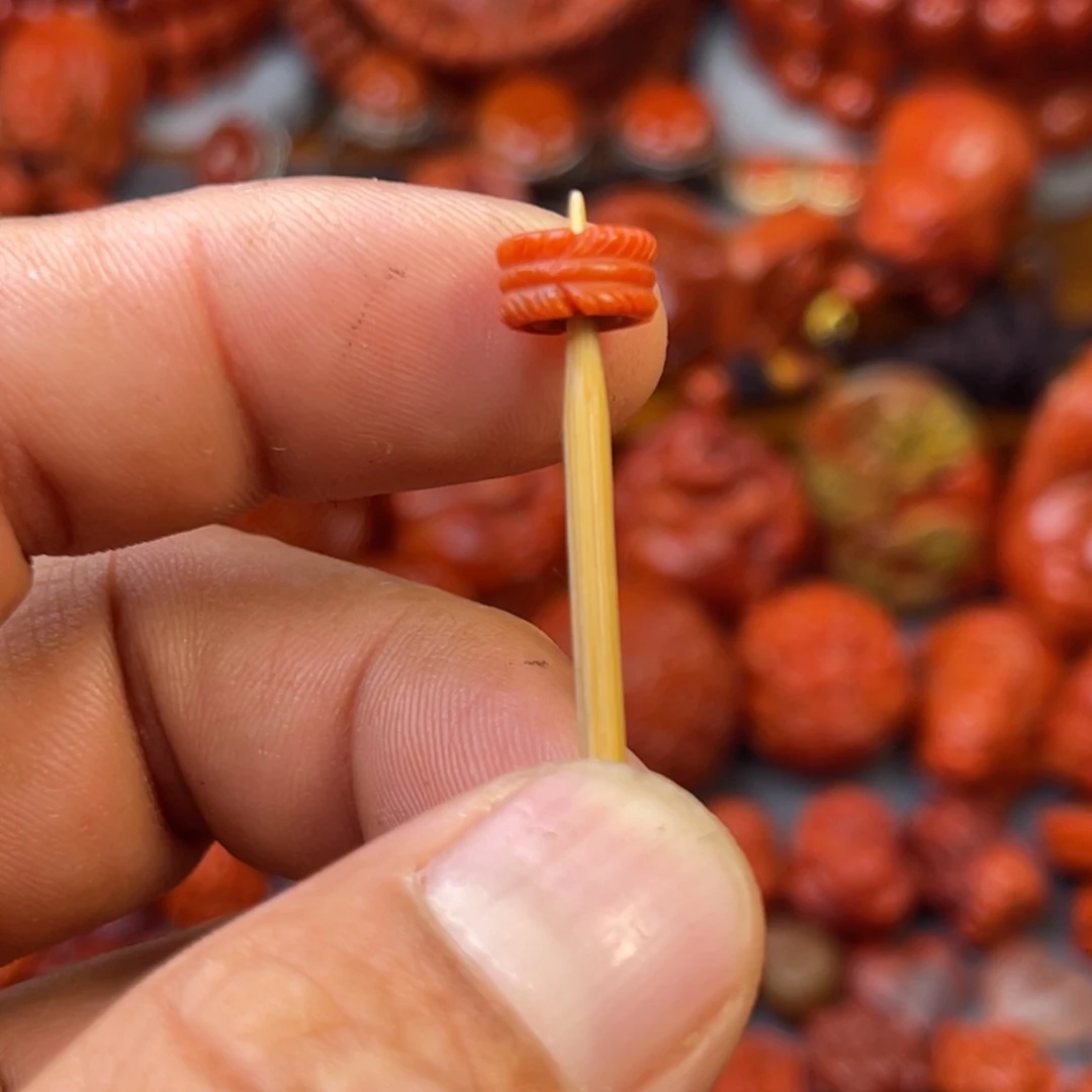 南红玛瑙瓦西精工羽毛扣未镶嵌苹*汁