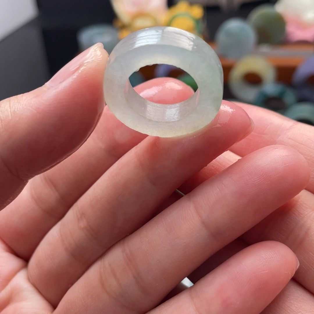 定制翡翠未镶嵌戒指