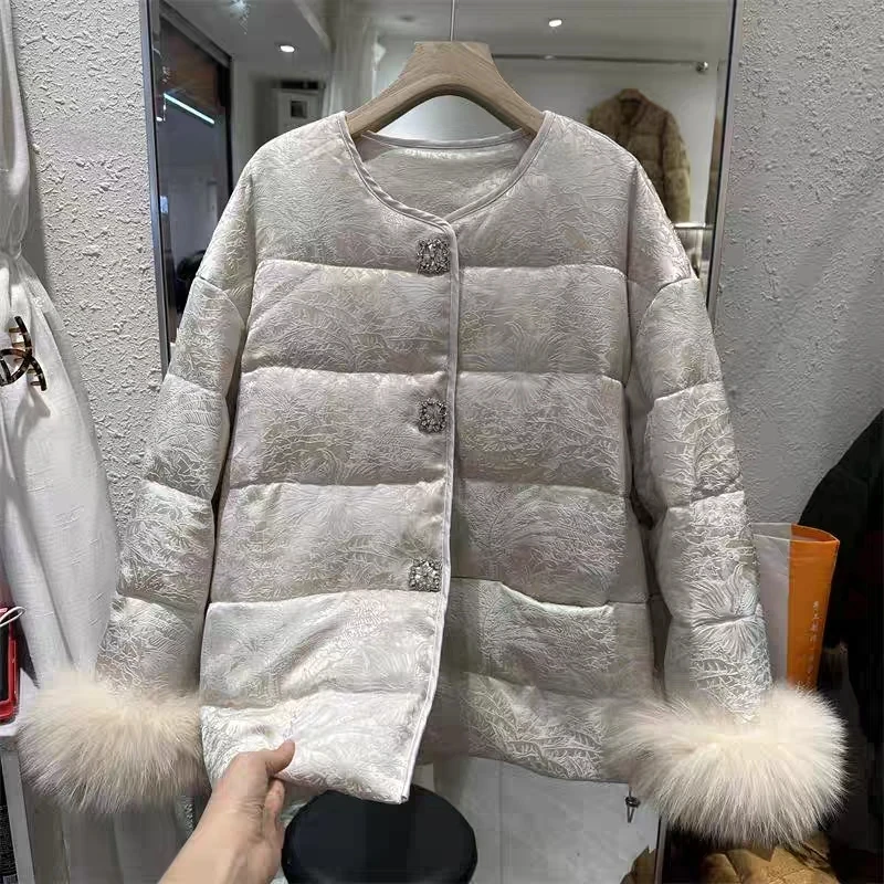 8816新中式冬季国风镶钻不规则扣子袖口大毛毛棉服外套