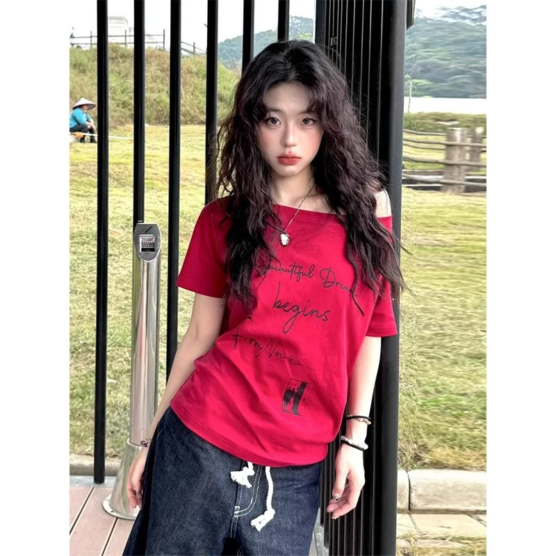 美式复古斜肩短袖女夏季字母印花红色t恤宽松显瘦辣妹露肩上衣潮