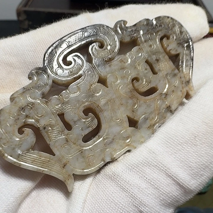 用***6和田玉未镶嵌颈饰