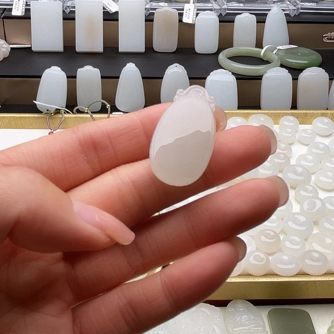 和田玉未镶嵌颈饰