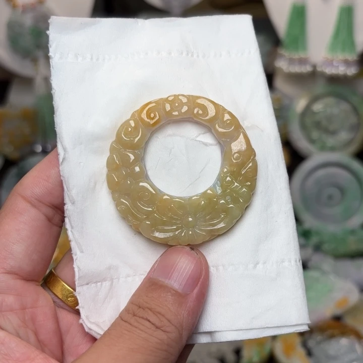 翡翠未镶嵌颈饰吊坠