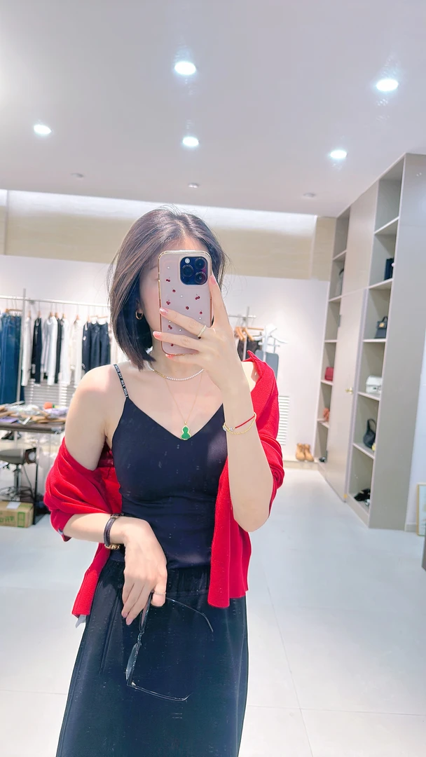 秋款细肩带纯色显瘦遮肉百搭款女款背心吊带