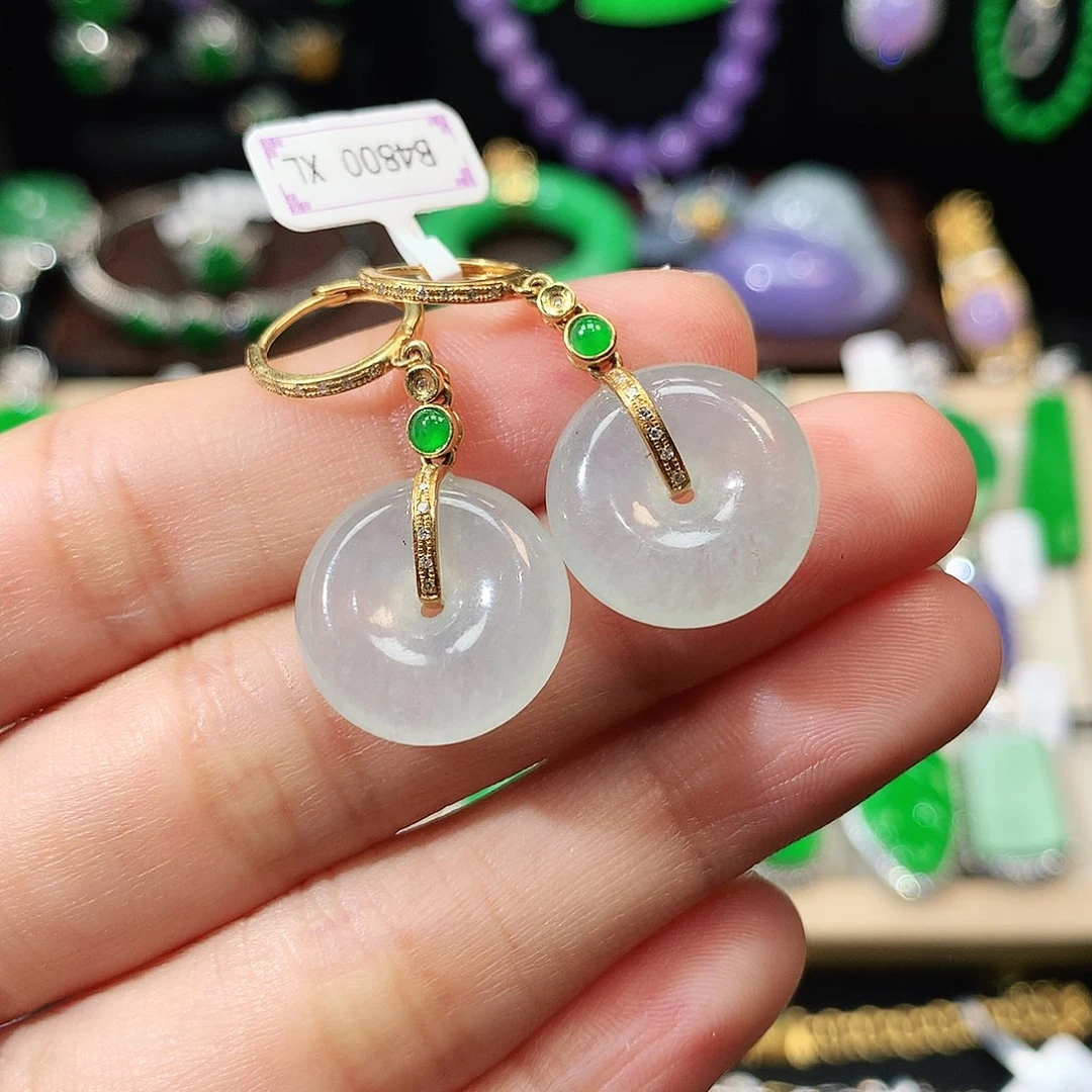18K金镶嵌翡翠耳饰