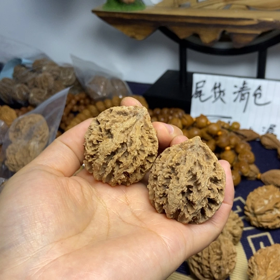 文玩核桃吊坠菊花39