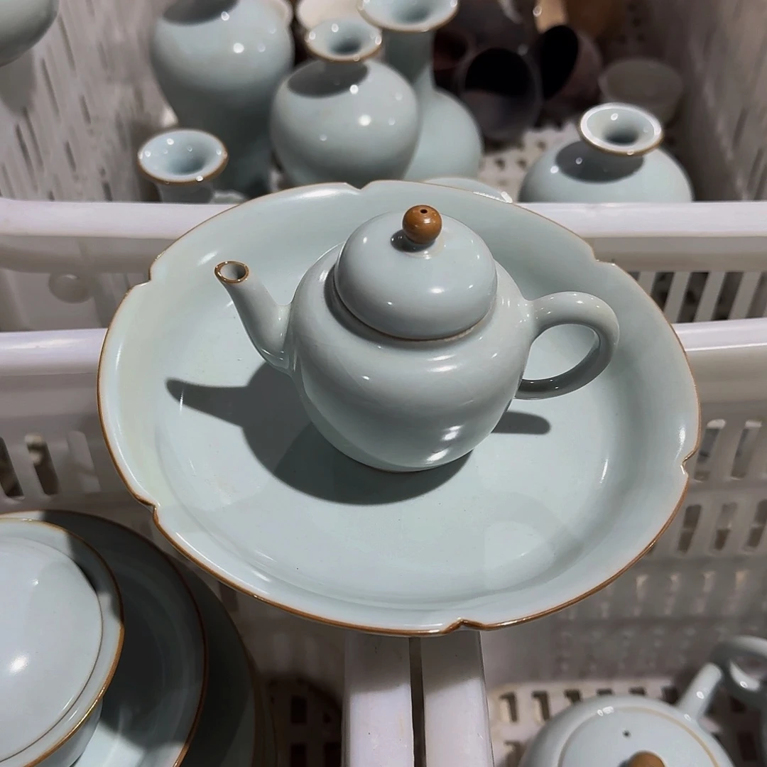 瑕疵茶具，介意勿拍月**牙