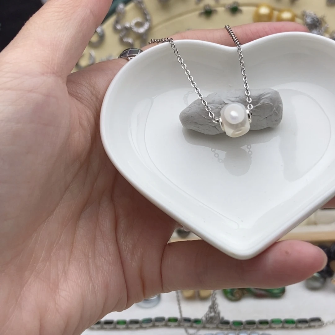 画框钛钢淡水珍珠骰子吊坠